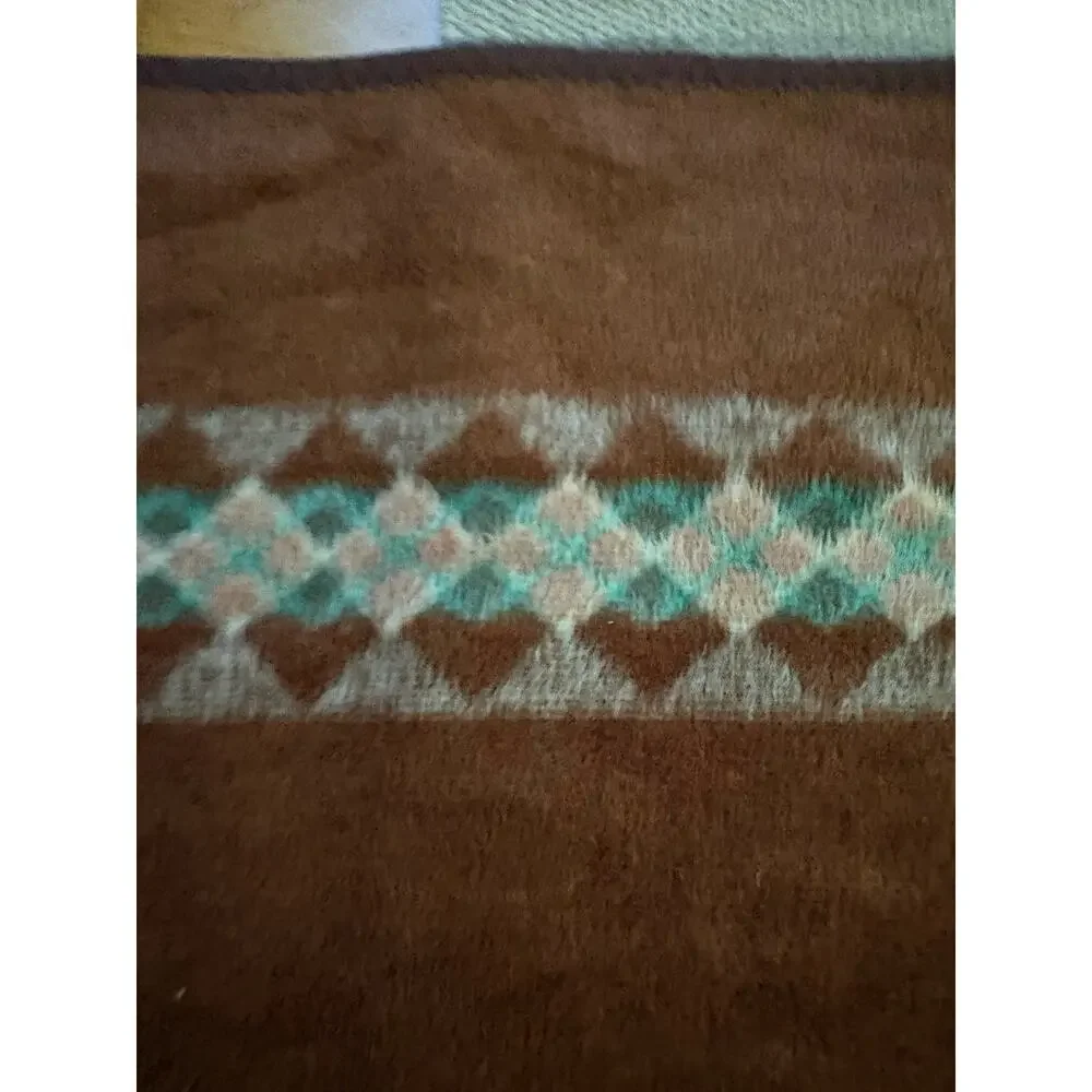 VTG VUTEKS VUKOVAR Crown Crafts Teddy Bears Argyle Acrylic Blanket 60 x 80